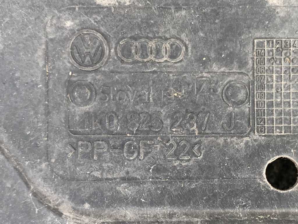 VW GOLF 5 - 1K - 2003-2009 - plast pod převodovku - 1K0825237J