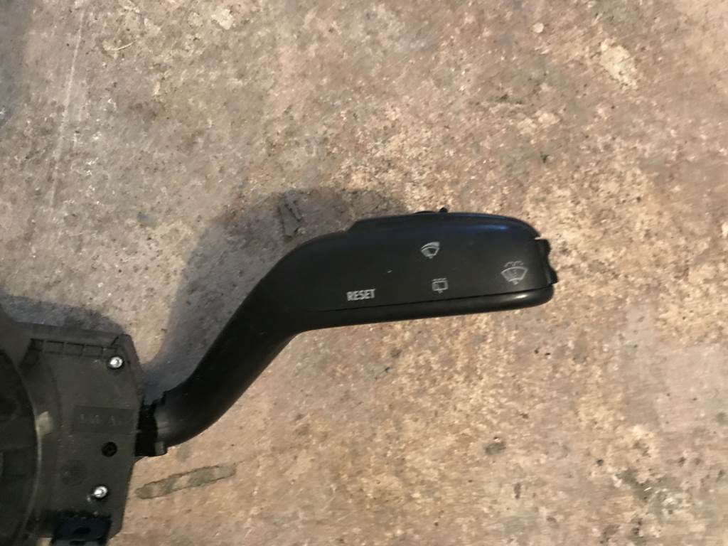 ŠKODA FABIA 2 - 5J - 2007-2014 - páčky pod volant - 7H0953503BL