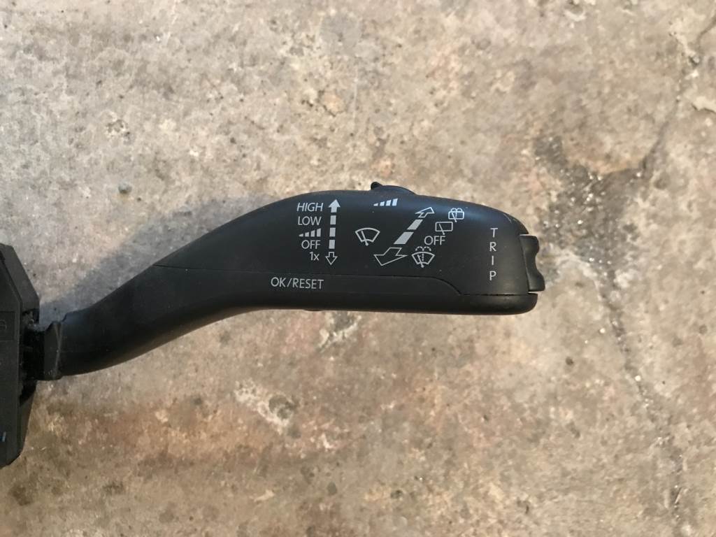 ŠKODA FABIA 2 - 5J - 2007-2014 - páčky pod volant - 6Q0953503DQ