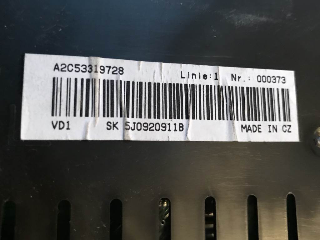 ŠKODA FABIA 2 - 5J - 2007-2014 - budíky - prasklé plexi - 5J0920911B