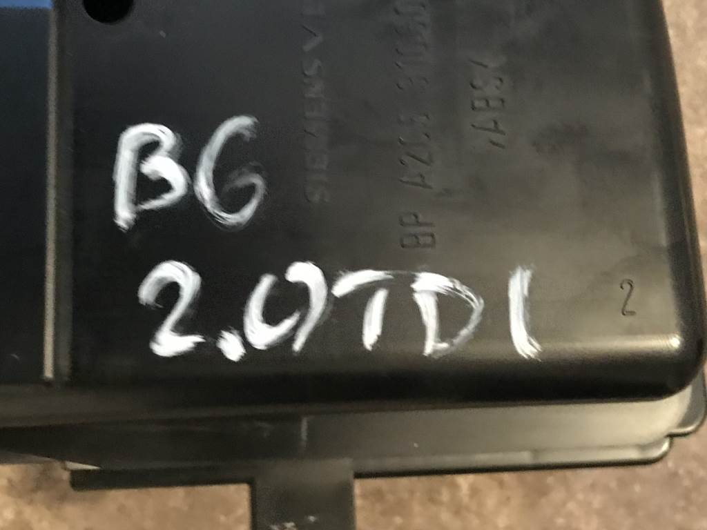 VW PASSAT B6 - 3C - 2005-2010 - budíky - 3C0920960A