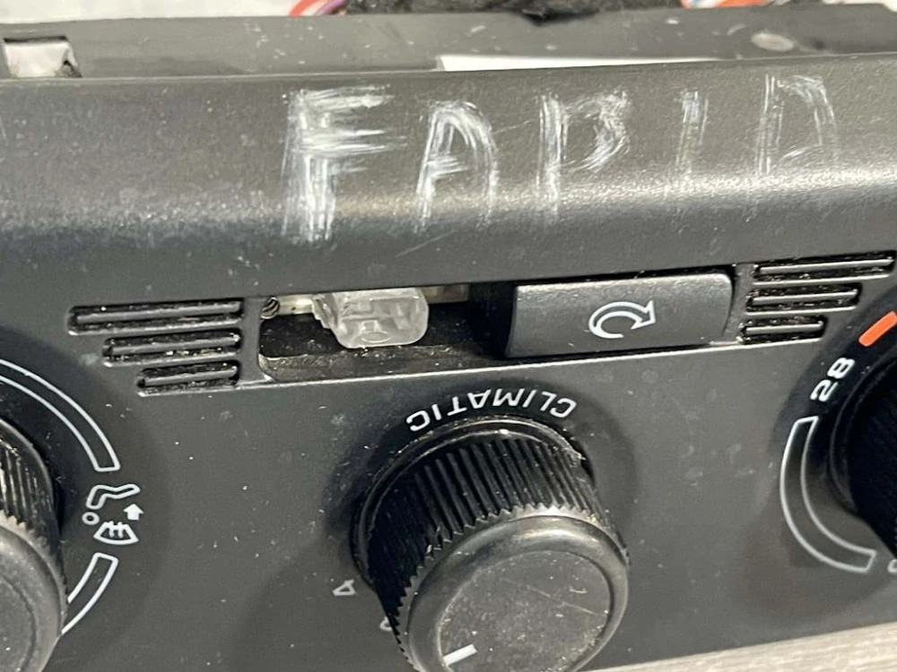 ŠKODA FABIA 2 - 5J - 2007-2014 - klima panel - chybí tlačítko - 5J0820045