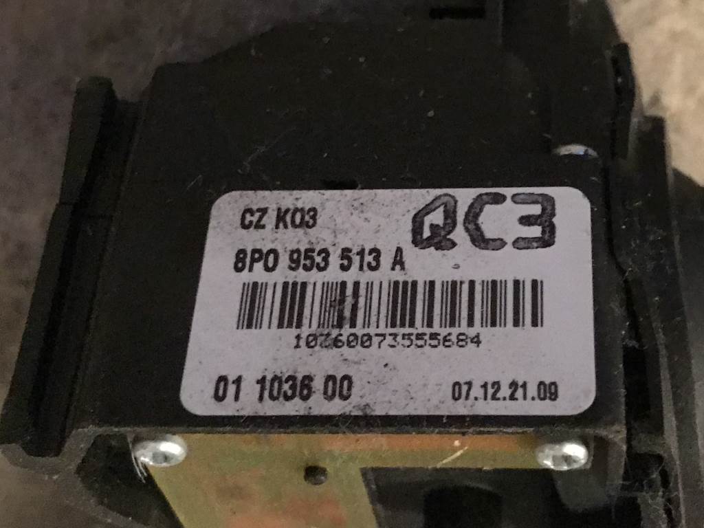 AUDI A3 - 8P - 2003-2012 - páčka pod volant - 8P0953513A