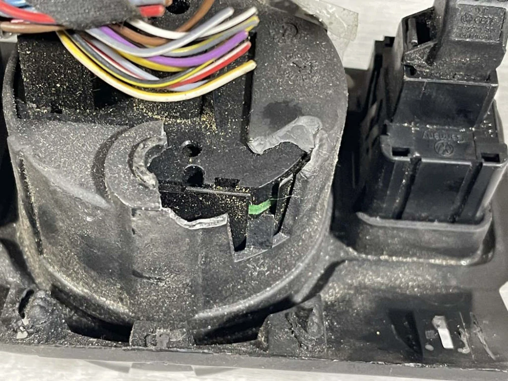 VW PASSAT B6 - 3C - 2005-2010 - přepínač světel - POŠKOZENÝ - 3C0927225C