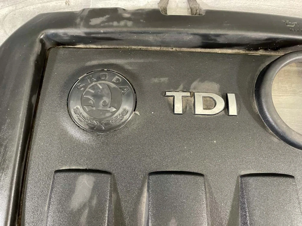 ŠKODA OCTAVIA 2 - 1Z - 2004-2009 - kryt motoru 1.9 TDI - BXE