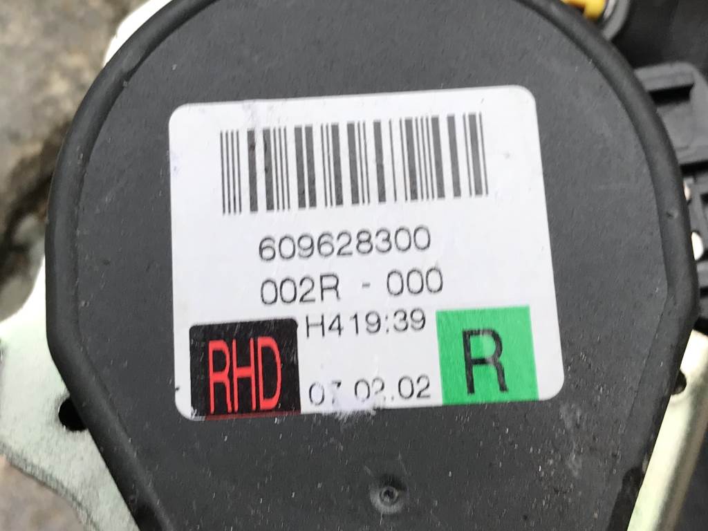 VW GOLF 5 - 1K - 2003-2009 - 3 DVEŘE - pásy LP + PP - 1K3857705H 1K3857706K