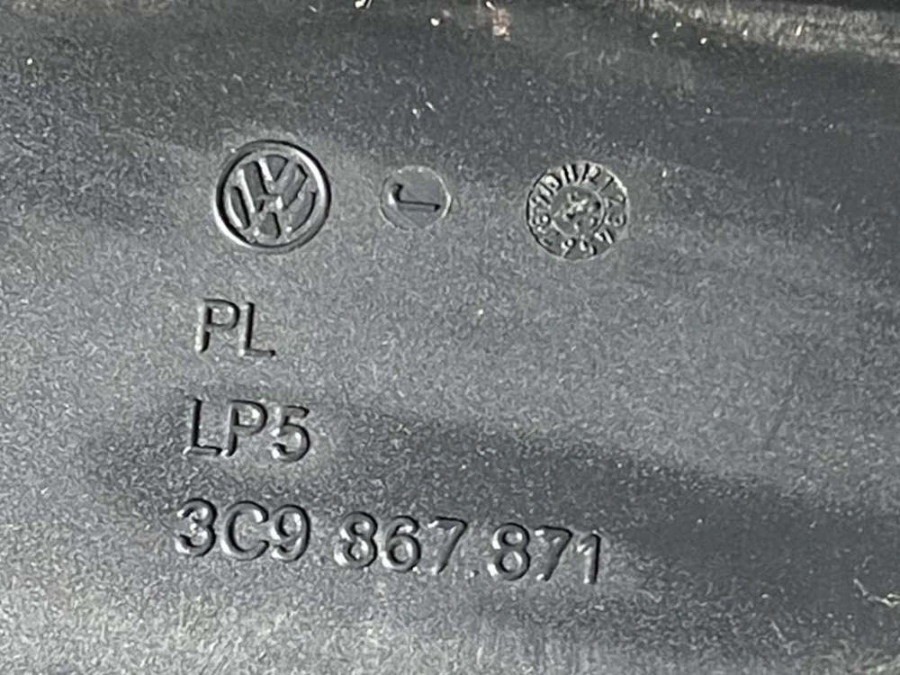 VW PASSAT B6 - 3C - 2005-2010 - roleta kufru KOMBI - 3C9867871