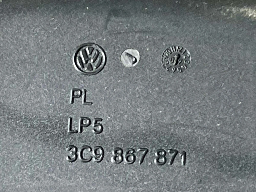 VW PASSAT B6 - 3C - 2005-2010 - roleta kufru KOMBI - 3C9867871