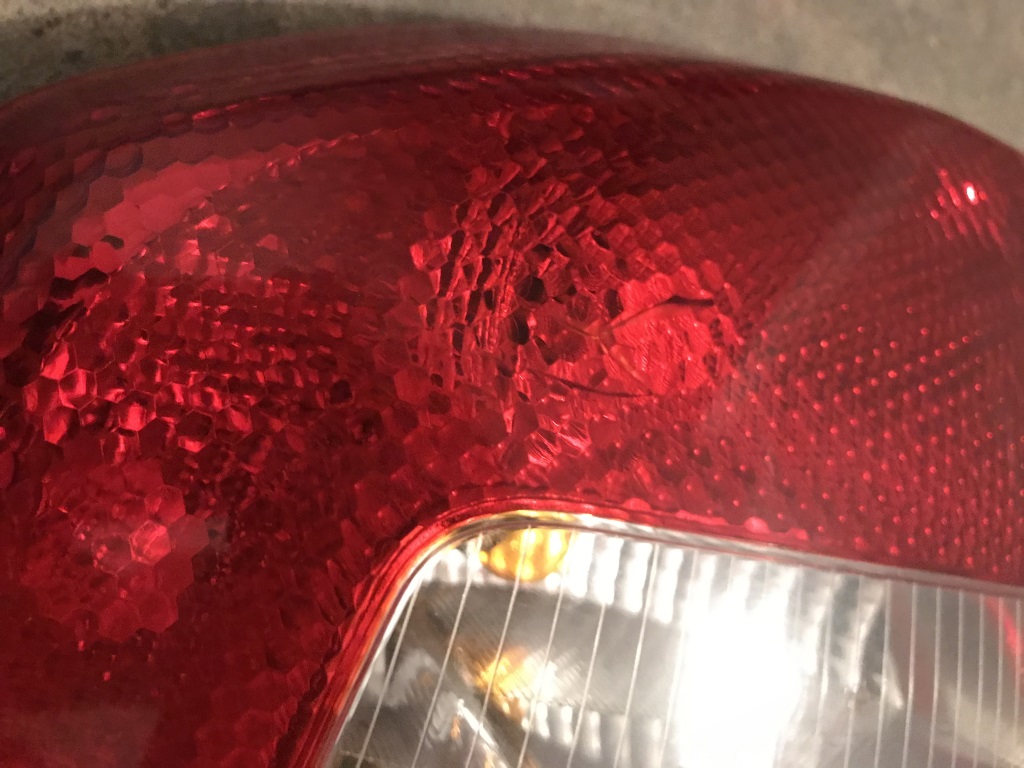 ŠKODA OCTAVIA 2 - 1Z - 2004-2009 - světlo LZ - SEDAN - POŠKOZENÉ