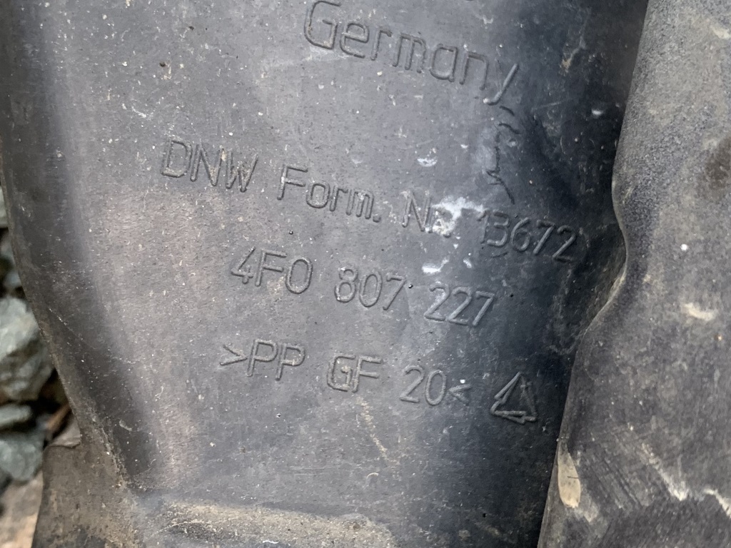 AUDI A6 - 4F - 2005-2011 - držák blatníku LP - 4F0807227