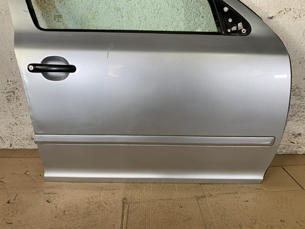 ŠKODA OCTAVIA 2 - 1Z - 2004-2013 - FACELIFT - dveře PP - 9156 - POŠKOZENÉ