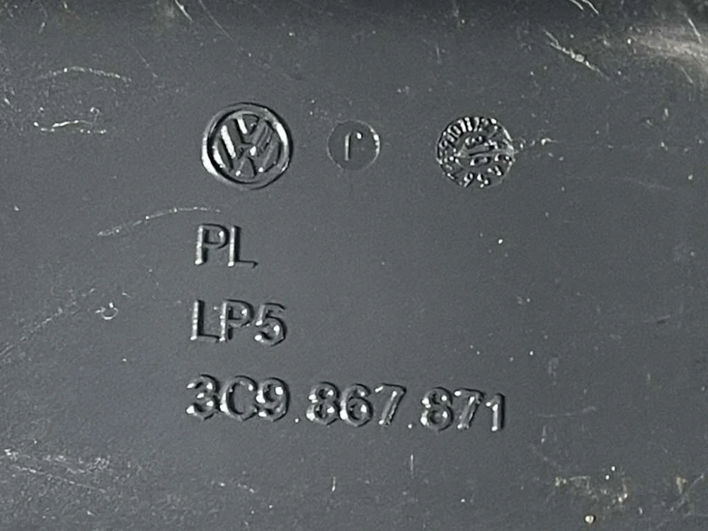 VW PASSAT B6 - 3C - 2005-2010 - roleta kufru KOMBI - 3C9867871