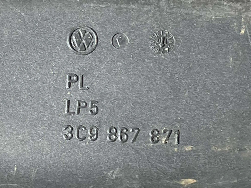 VW PASSAT B6 - 3C - 2005-2010 - roleta kufru KOMBI - 3C9867871