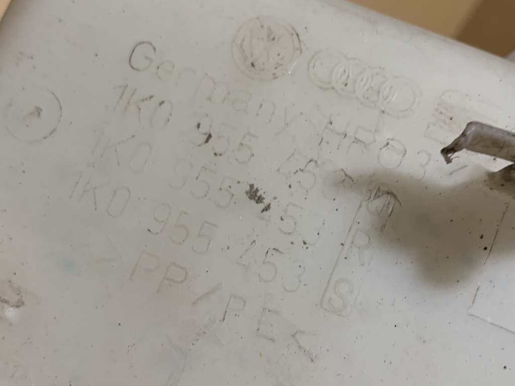 ŠKODA OCTAVIA 2 - 1Z - 2004-2009 - nádobka ostřikovačů (1x motorek) - 1K0955453Q