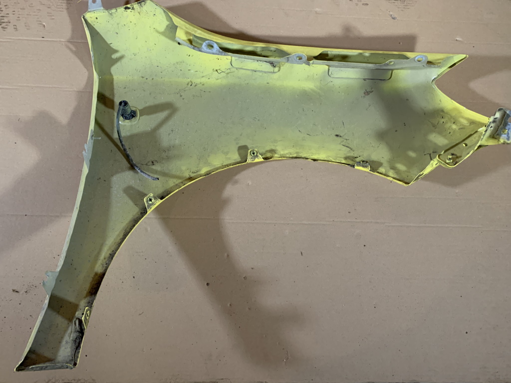 ŠKODA FABIA 2 - 5J - 2007-2014 - blatník LP - 6226 - POŠKOZENÝ