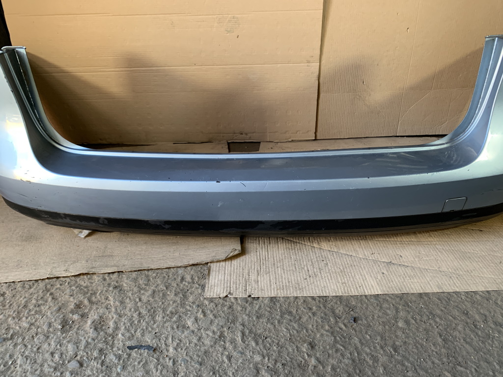 VW PASSAT B6 - 3C - 2005-2010 - nárazník zadní KOMBI - LB5M