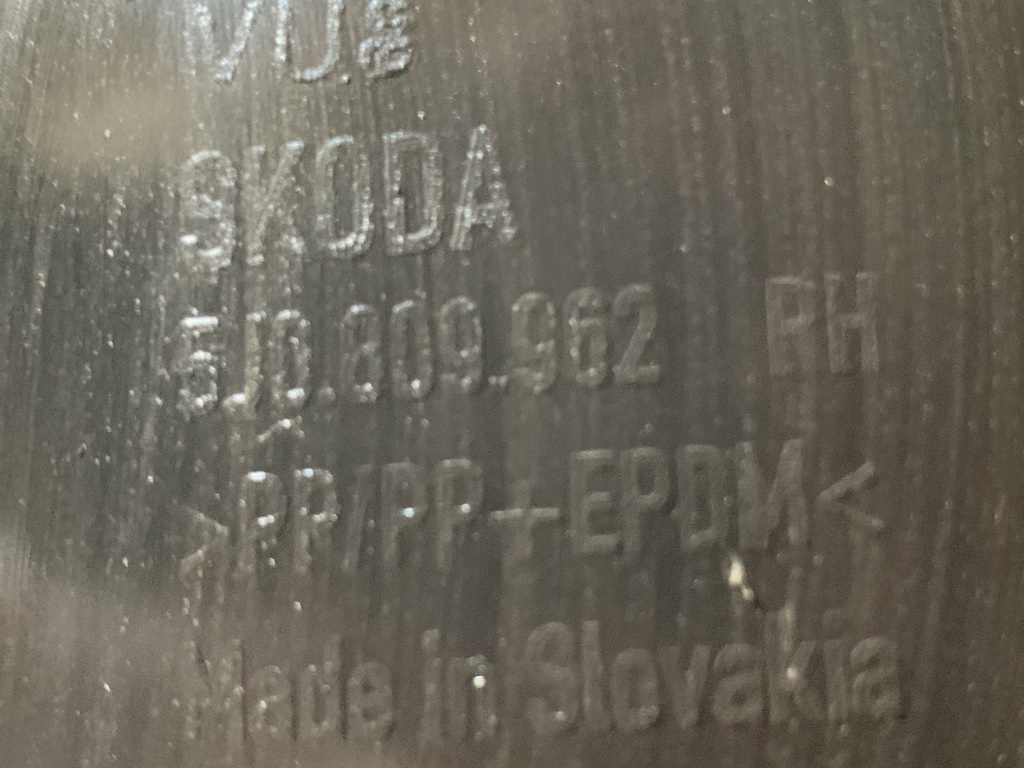 ŠKODA FABIA 2 - 5J - 2007-2014 - nadkolí PP - 5J0809962RH