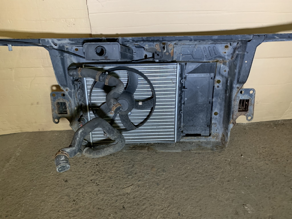 ŠKODA FABIA 2 - 5J - 2007-2014 - chladičová stěna