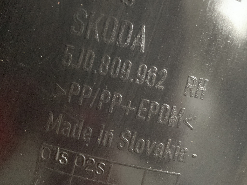 ŠKODA FABIA 2 - 5J - 2007-2014 - nadkolí PP - 5J0809962