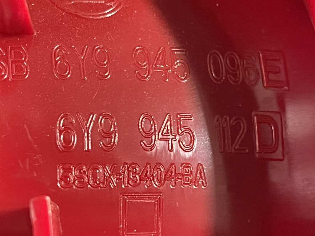 ŠKODA FABIA 1 1999-2007 - 6Y - světlo PZ KOMBI / COMBI - 6Y9945115 6Y9945096