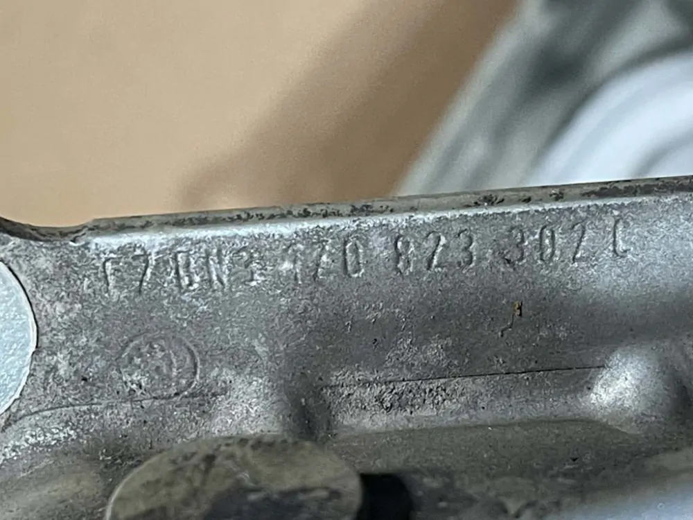 ŠKODA OCTAVIA 2 - 1Z - 2004-2009 - panty kapoty LP+PP - 1Z0823301C 1Z0823302C