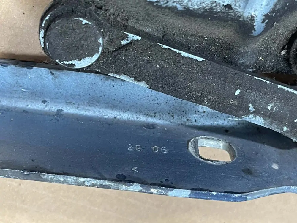 VW PASSAT B6 - 3C - 2005-2010 - panty kapoty LP+PP - 3C0823301D 3C0823302D