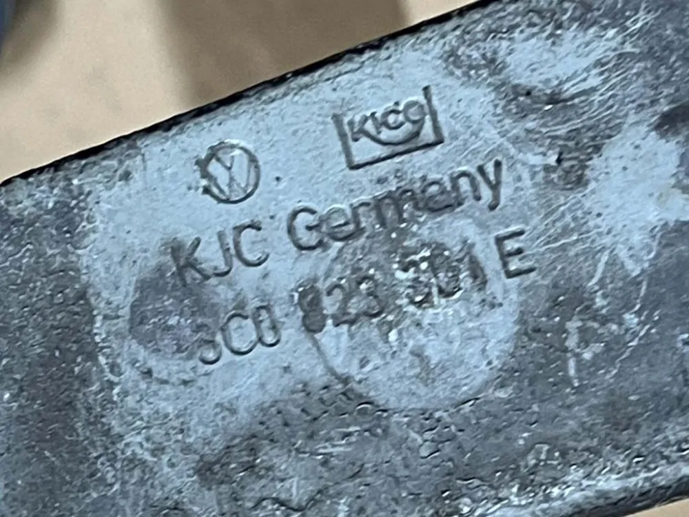 VW PASSAT B6 - 3C - 2005-2010 - panty kapoty LP+PP - 3C0823301E 3C0823302E