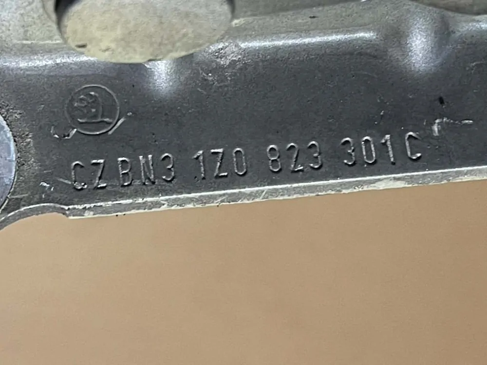 ŠKODA OCTAVIA 2 - 1Z - 2004-2009 - panty kapoty LP+PP - 1Z0823301C 1Z0823302C