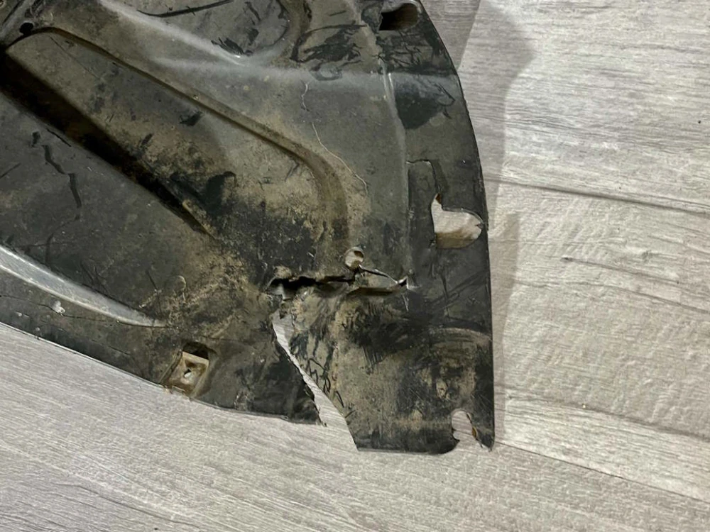 ŠKODA FABIA 2 - 5J - 2010-2014 - FACELIFT - nadkolí LP - 5J0609958 - POŠKOZENÉ