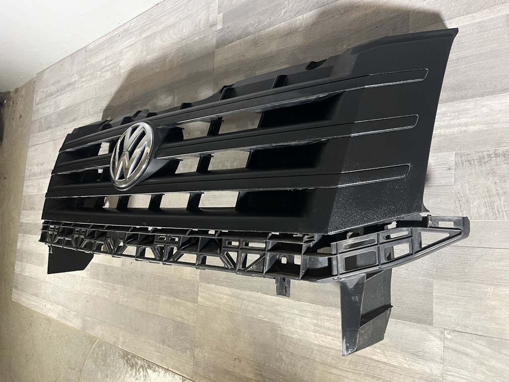 VW CRAFTER 2E 11-17 - FACELIFT - maska - 2E0853653E
