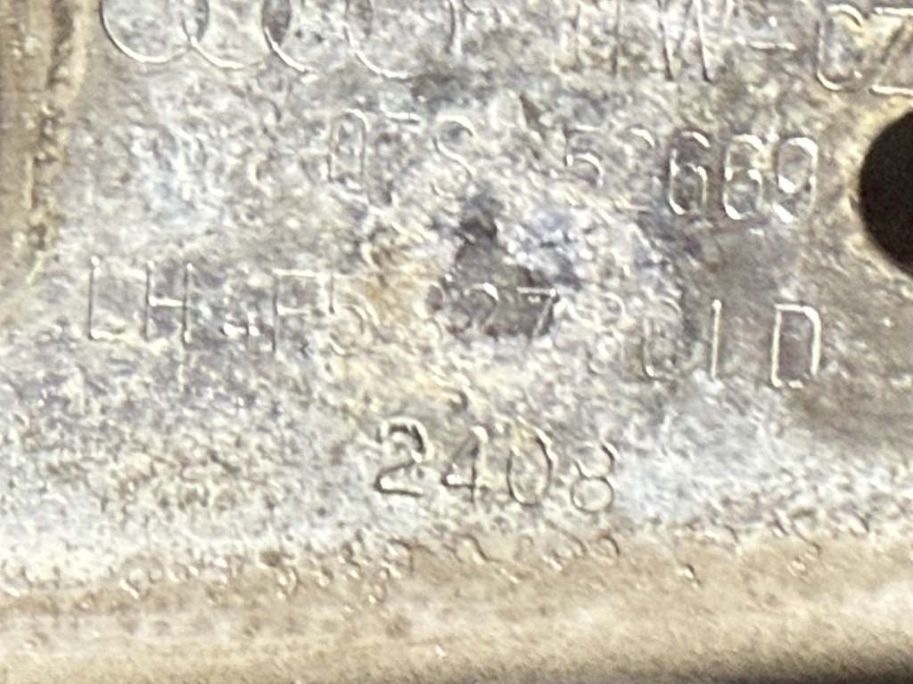 AUDI A6 - 4F - C6 - 2004-2011 - panty víka kufru SEDAN - 4F5827301D 4F5827302D