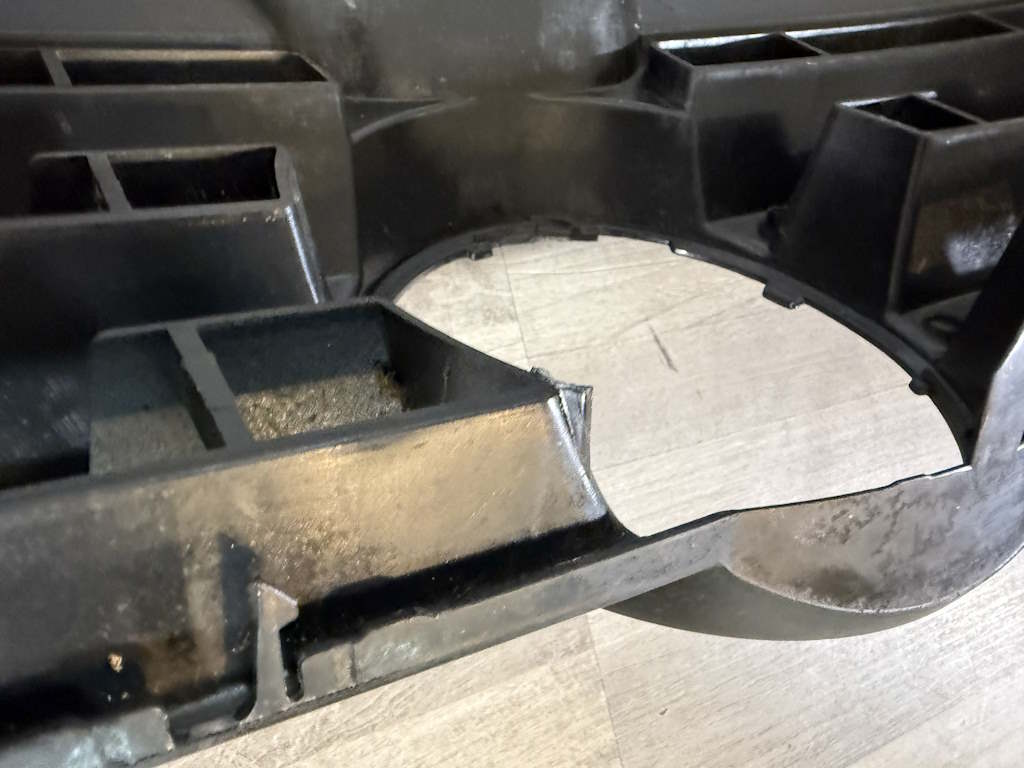 VW TRANSPORTER T5.1 - 7E - 2010-2015 - maska - 7E0853653 - POŠKOZENÁ