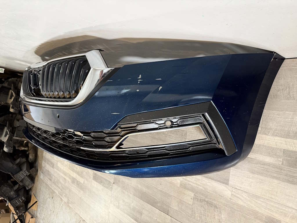 ŠKODA OCTAVIA 4 2019-2023 - 5E3 - nárazník 4xPDC + maska - 5E3807221