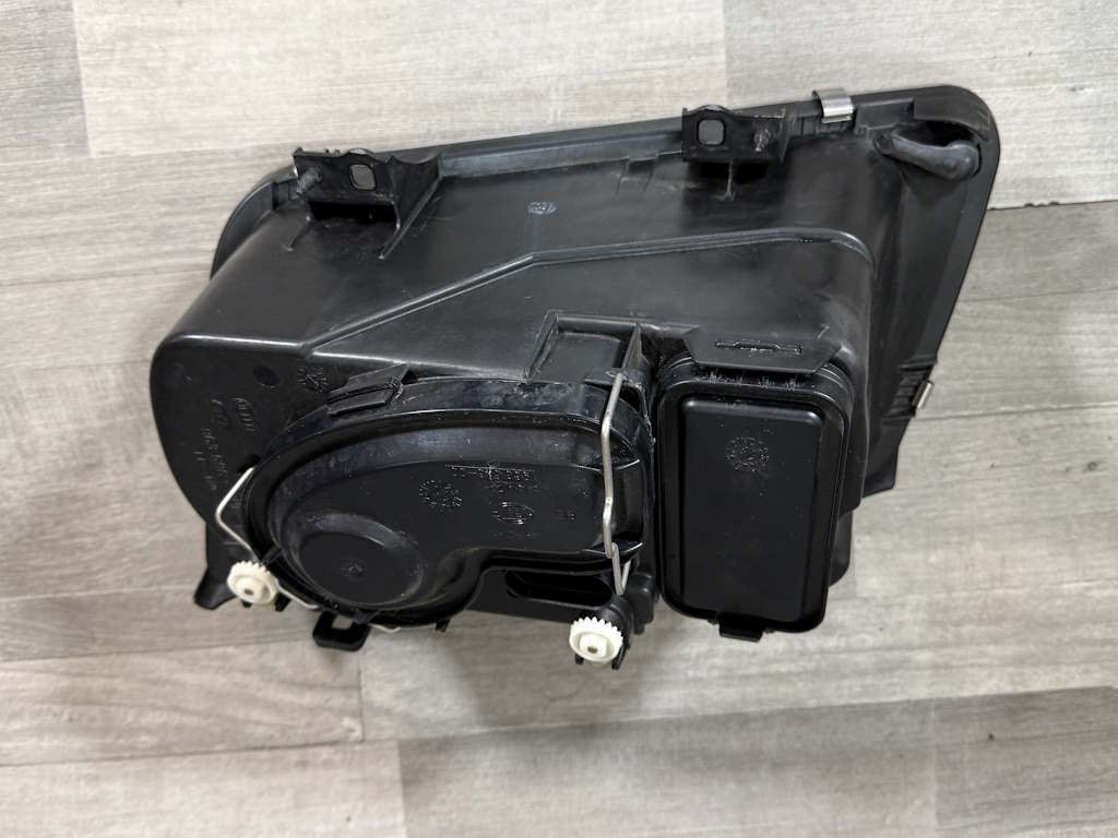 VW BORA - 1J - 1998-2005 - světlo PP - bez mlhovky