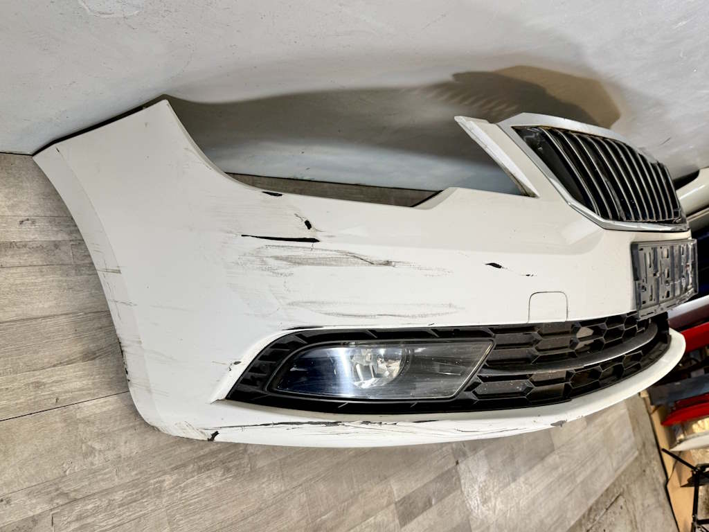 ŠKODA SUPERB 2 2013-2016 - FACELIFT - 3T - nárazník + maska KO - 3T0807221K