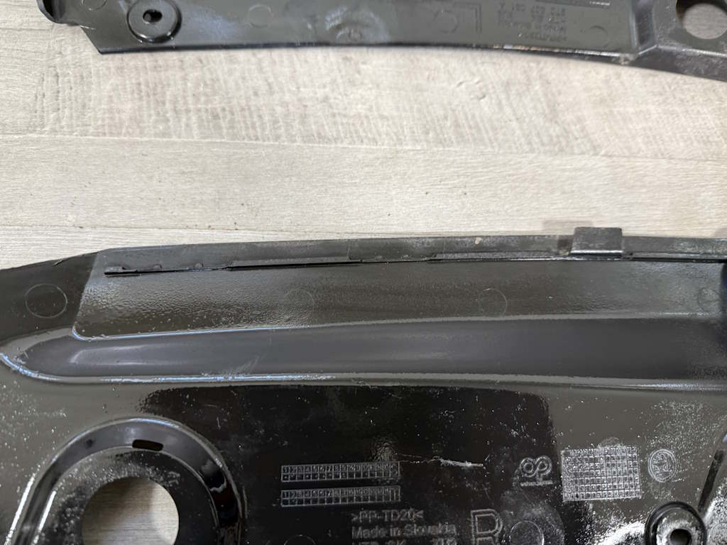 ŠKODA SUPERB 2 2013-2016 - FACELIFT - 3T - plast pod stěrače L+P - 3T0807081A 3T0807082A