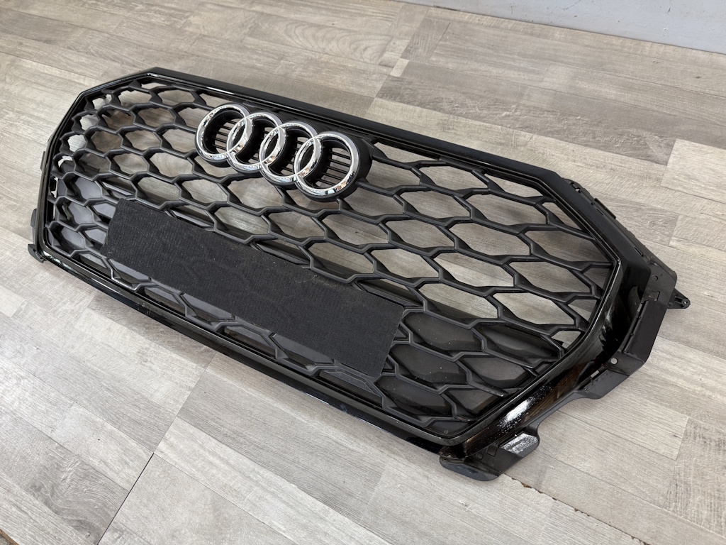 AUDI Q3 - F3 - 83A - 2019-2024 - maska - 83F853651