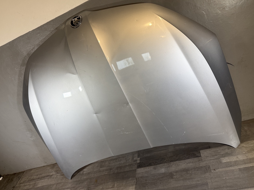 ŠKODA OCTAVIA 3 2017-2019 - FACELIFT - 5E - kapota - 5E0823155