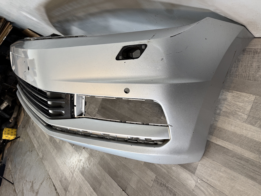 VW TOURAN 2015-2023 - 5T - nárazník OST + 4xPDC - 5TA807221AL