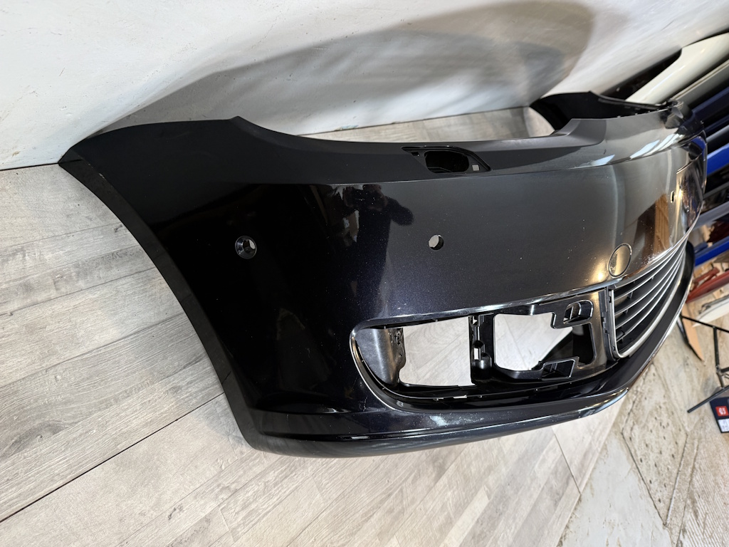 VW TOURAN 2010-2015 - 1T - nárazník OST + 6xPDC - LC9X - 1T0807221 M-AA