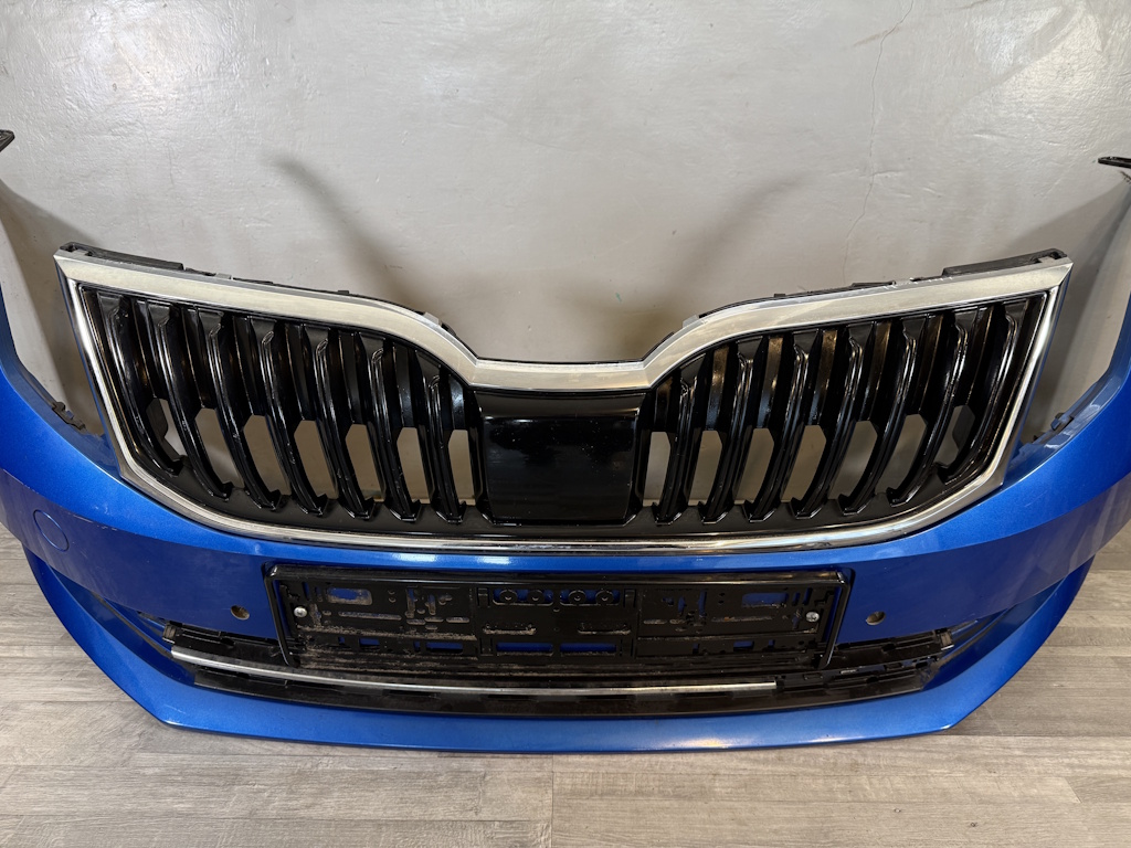 ŠKODA OCTAVIA 3 2017-2019 - FACELIFT - 5E - nárazník + maska - OST + 4xPDC - 5E0807221N 5E0807611D