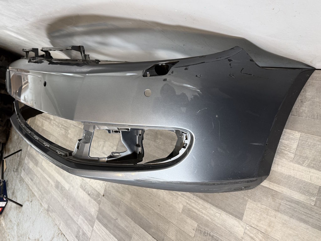 VW GOLF 6 - 1K - 2008-2013 - nárazník HATCHBACK - OST + 4xPDC - 5K0807221