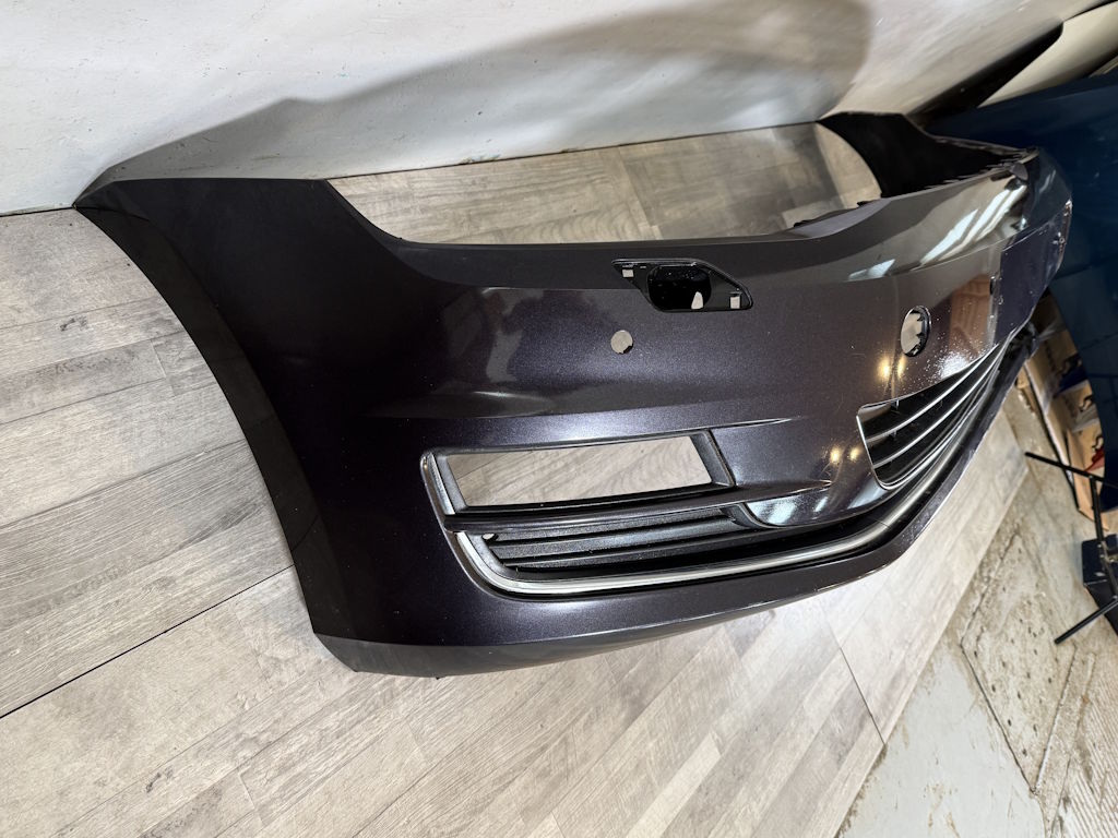 VW GOLF 7 - 5G - 2012-2016 - nárazník OST + 4xPDC - 5G0807221