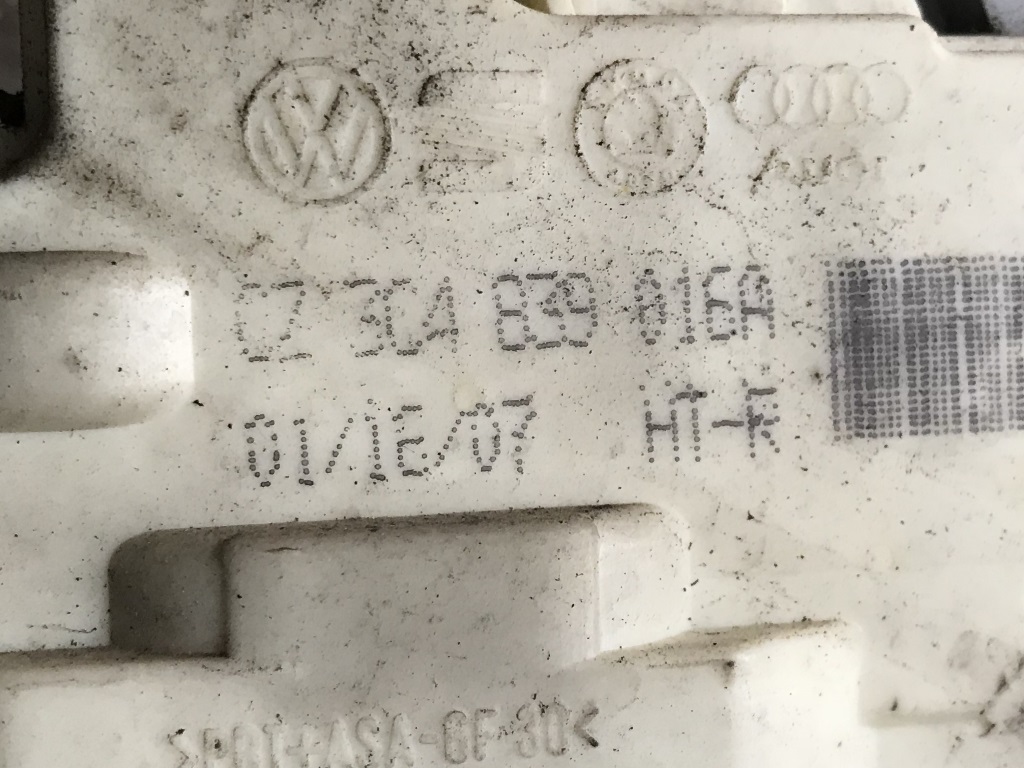 VW PASSAT B6 - 3C - 2005-2010 - zámek dveří PZ - 3C4839016A