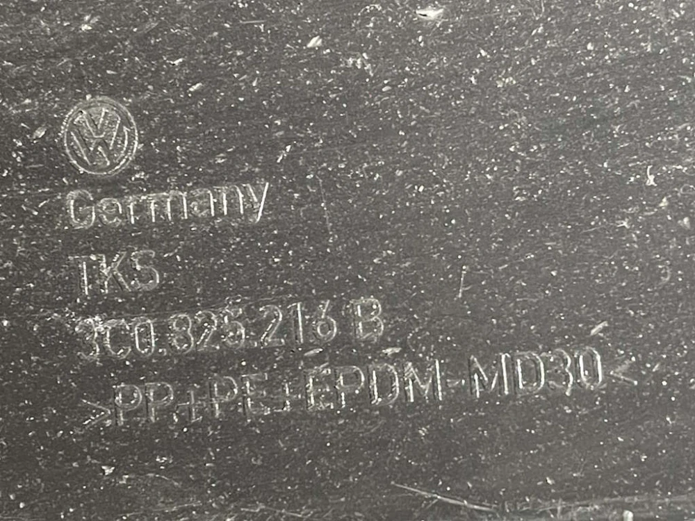 VW PASSAT B6 - 3C - 2005-2010 - plast nárazníku PZ - KOMBI - 3C0825216B