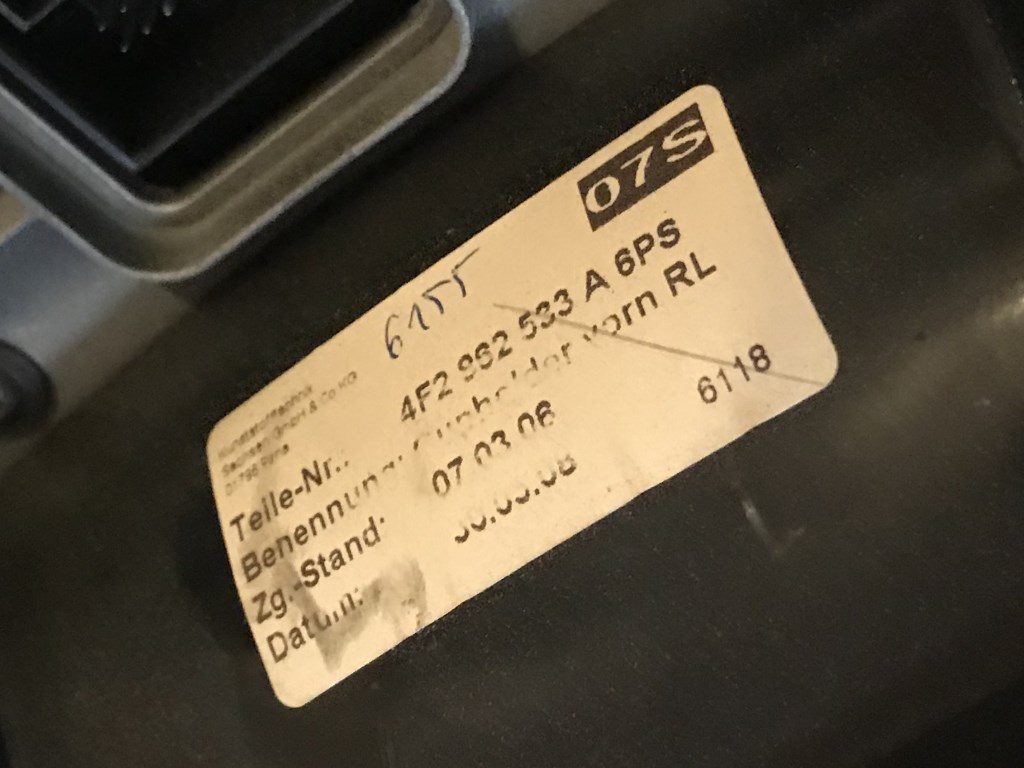 AUDI A6 - 4F - 2005-2011 - řadička s tunelem - ANGLIE