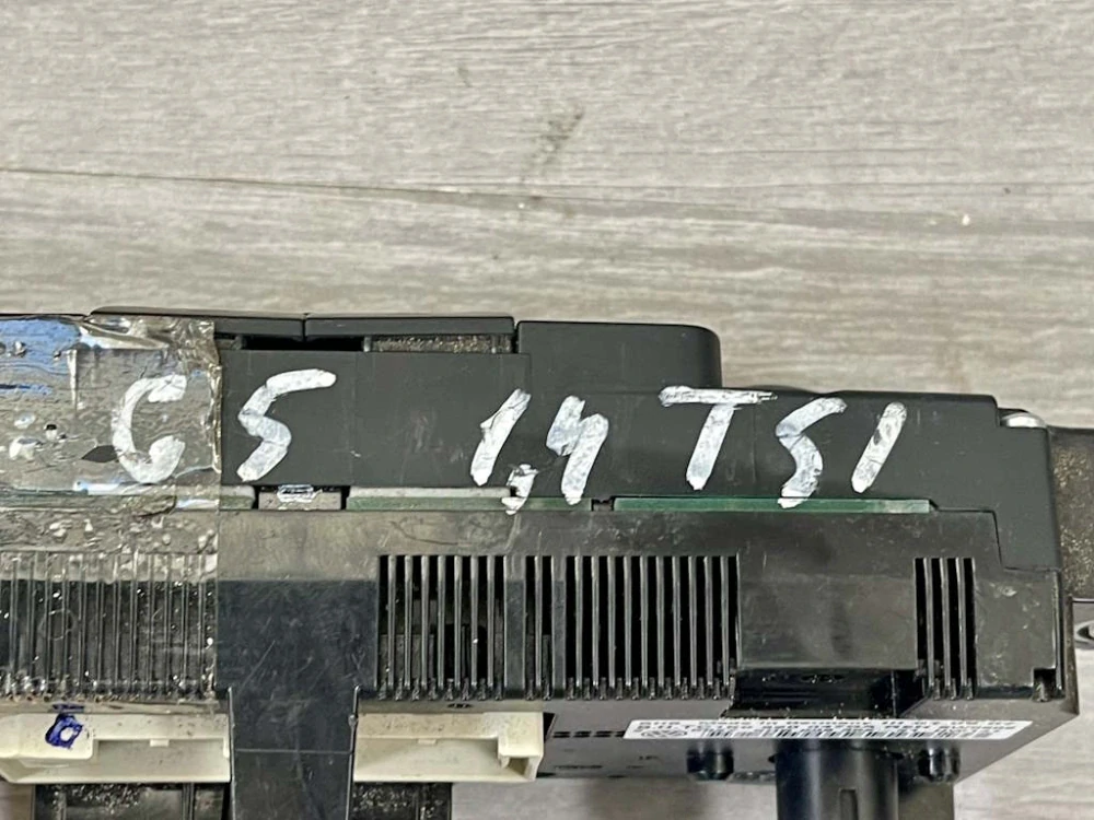 VW GOLF 5 - 1K - 2003-2009 - klima panel - 1K0820047GA