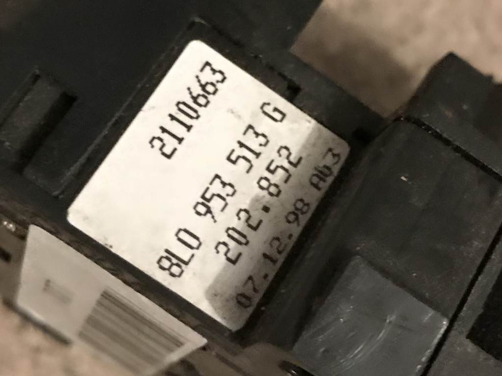 ŠKODA FABIA I 1999-2007 - 6Y - páčky pod volant - 8L0953513G 4B0953503F