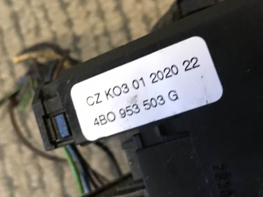 ŠKODA FABIA I 1999-2007 - 6Y - páčky pod volant - 8L0953513G 4B0953503G