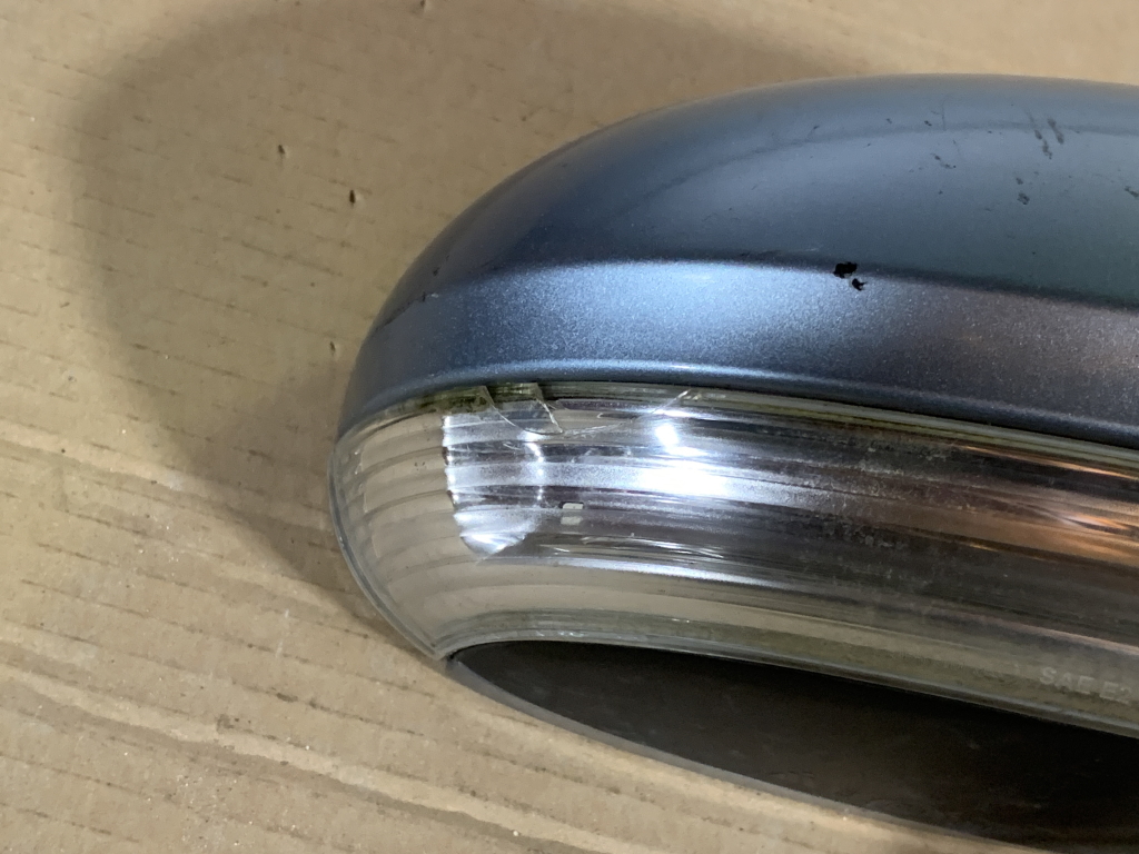 VW PASSAT B6 - 3C - 2005-2010 - zrcátko PP - LB5M - BLIKAČ PRASKLINA